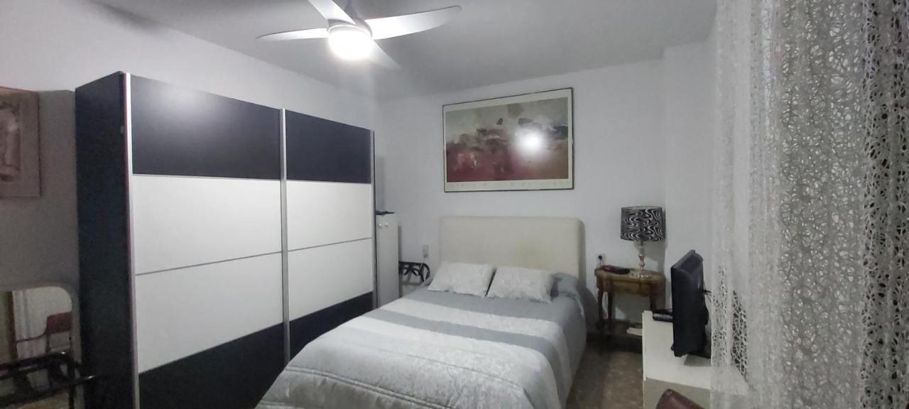 Lola.- Habitacion De Matrimonio, Con Bano Privado Granada Eksteriør billede